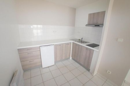 A LOUER 2 PIECES ANGERS RUE DE RIVOLI T2 AVEC PARKING ... - Photo 3