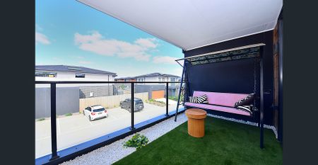 Modern 4-Bedroom Townhouse in the Heart of Keysborough - Photo 4