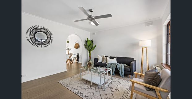 Stylishly Refurbished 3 Bed Homette in a Quiet, Leafy City-Fringe Pocket - Photo 1