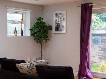 3 Bed Flat, Croydon Road, SE20 - Photo 5