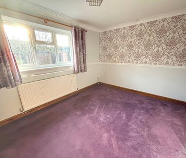 3 bedroom detached bungalow to rent - Photo 3
