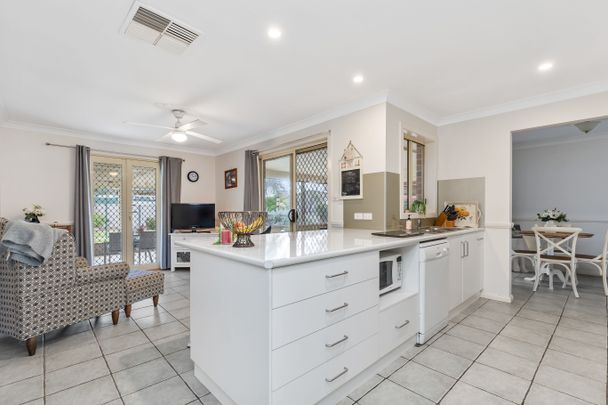 113 Dalman Parkway Glenfield Park NSW - Photo 1