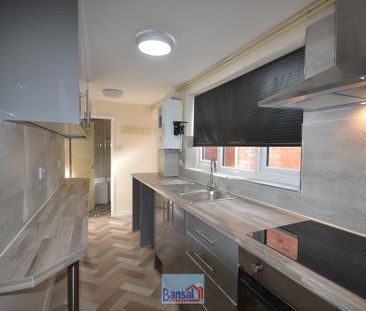 3 bedroom terraced house to rent - Photo 3