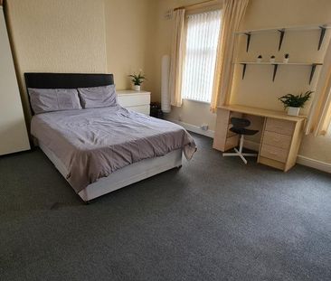 5 bedroom terraced house to rent - Photo 5