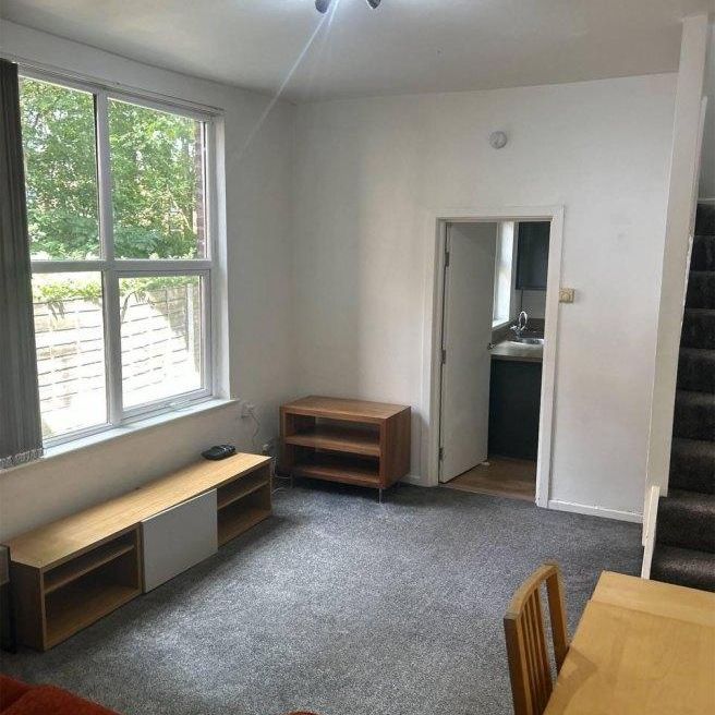 1 bedroom in a house share to rent - Photo 1