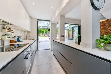 5 bedroom terraced house to rent - Photo 4