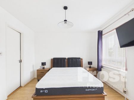 Elvedon Road, Feltham,TW13 - Photo 4