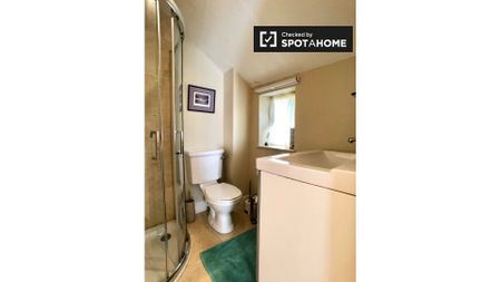 Chic studio apartment for rent in Killiney, Dublin - Photo 4