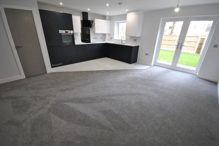 3 bedroom detached house to rent - Photo 4