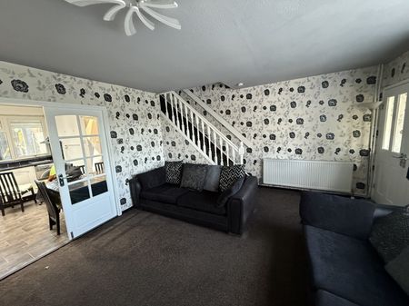 3 bedroom house to rent - Photo 2