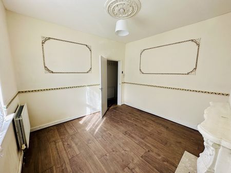 5 Bed Terraced House, Hungerton Street, NG7 - Photo 3