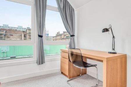 3 bedroom flat to rent - Photo 3