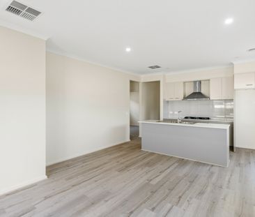 52 Eagle Road, Armstrong Creek VIC, Belconnen - Photo 2