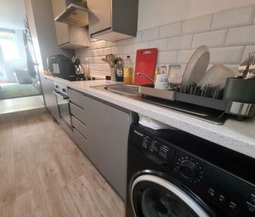 2 bedroom flat to rent - Photo 5