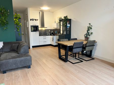 Per direct beschikbaar: gerenoveerd 2-kamerappartement in hartje Breda - Photo 5