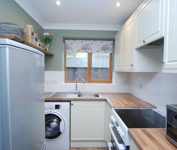 2 bedroom semi-detached bungalow to rent - Photo 3