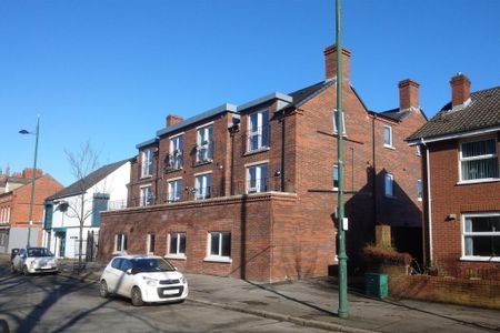 Apartment 7, 62a Templemore Avenue, Albertbridge Road / Newtownards Road, Belfast, BT5 4FT - Photo 5