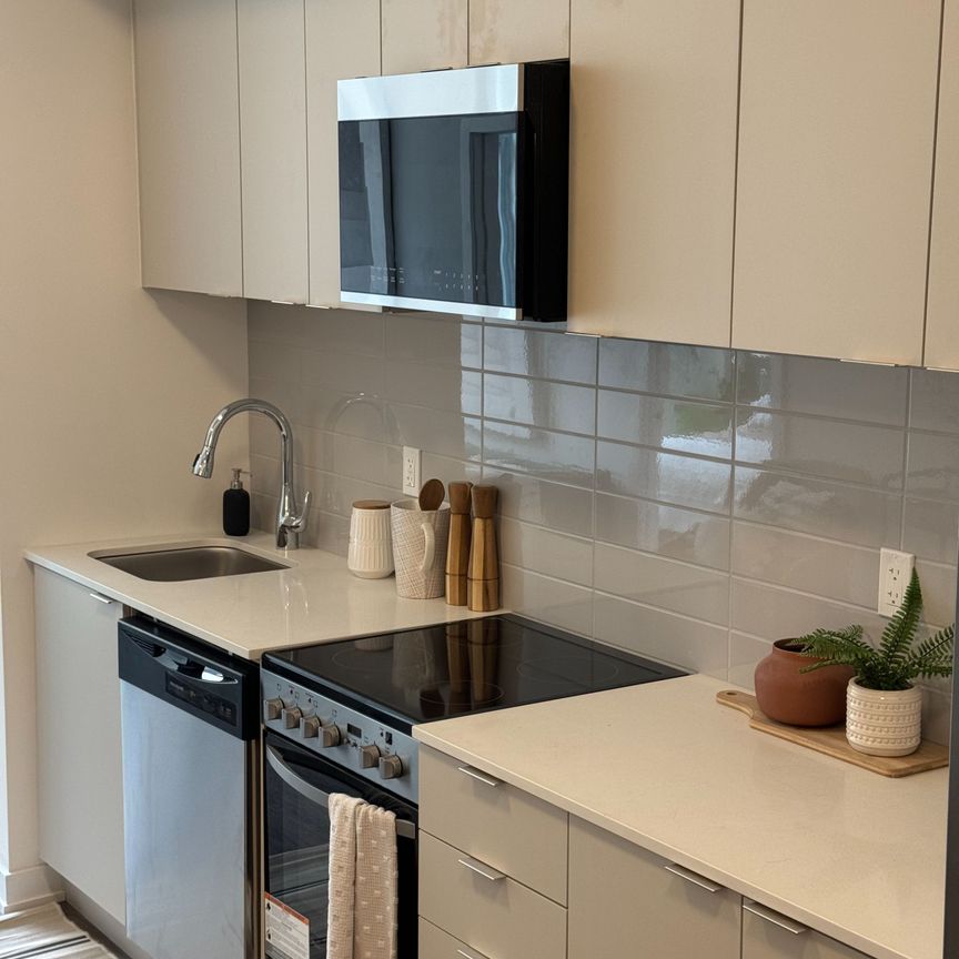 For Lease - 4569 Kingston Road Unit# 003, Toronto, Ontario - Photo 1