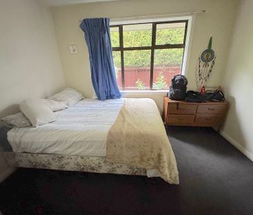A home with office / study nook in master bedroom - Photo 3