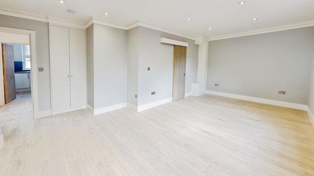 Studio to rent - Photo 1