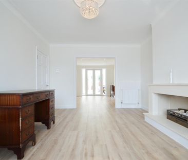 Collins Drive, Ruislip, HA4 - Photo 1