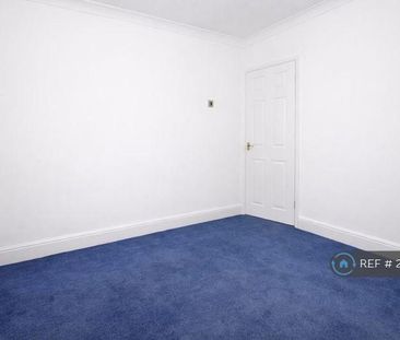 2 bedroom maisonette to rent - Photo 2