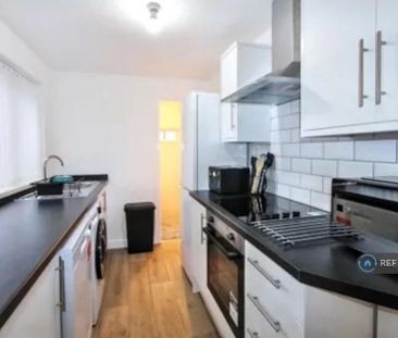 1 bedroom in a flat share to rent - Photo 5