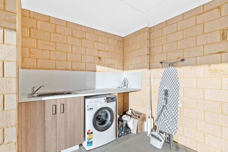 Dudley Park - Photo 2