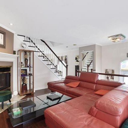 Superbe maison de ville, proche de tout! - Photo 1