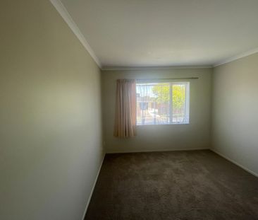 Cosy 2 Bedroom Unit in Elevated Position - Photo 1