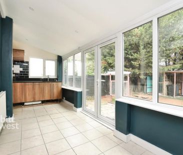 3 bedroom semi-detached villa to rent - Photo 3