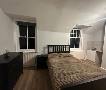 1 Bedroom Room To Rent - Photo 2