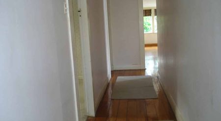 Character 5-6 bedroom Villa Mt Eden - Photo 5