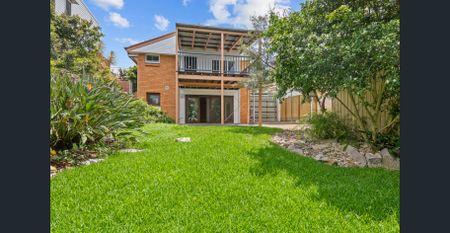 Spacious Family Home in Prestigious Balmoral Location - Photo 2