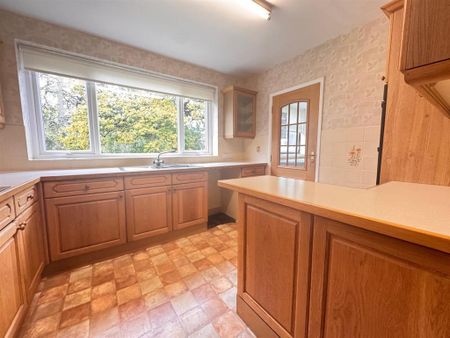 4 bedroom detached house to rent - Photo 4