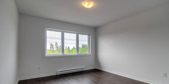 127 Rue De Britannia (Aylmer) Très Beau Logement De 2 Chambres A Couches - Photo 3