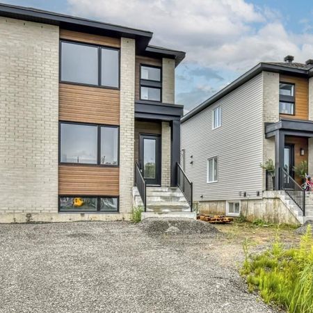 Grande spacieuse et luxueuse maison neuve de 3 chambres à louer. Disponible à louer !!! - Photo 3