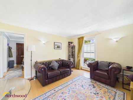 2 bedroom flat to rent - Photo 2