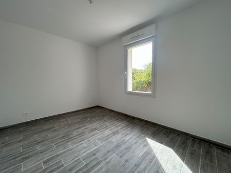 Location maison 4 pièces, 86.87m², Saint-Martial-de-Vitaterne - Photo 4