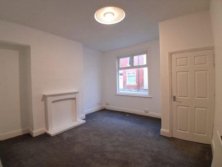 2 bedroom terraced house to rent - Photo 2