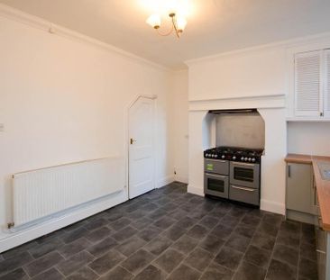 2 bedroom terraced house to rent - Photo 4