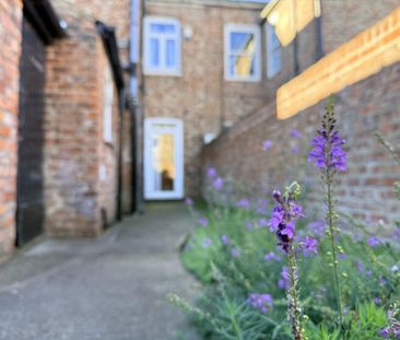 2 bedroom terraced house to rent - Photo 5