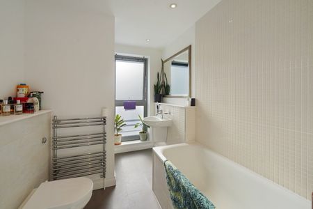 2 Bed Flat, Poplars Rd, E17 - Photo 3