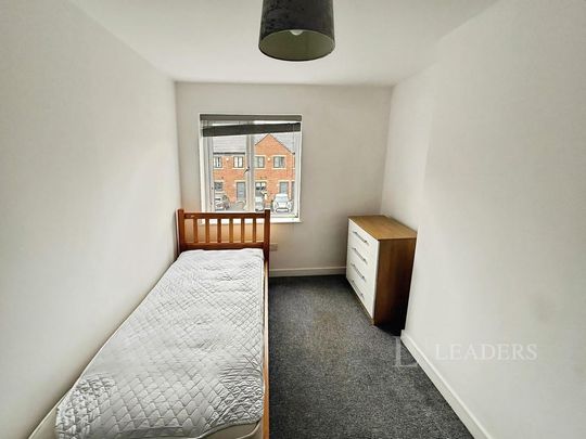 1 bedroom in a house share to rent - Photo 1