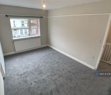 3 bedroom end of terrace house to rent - Photo 5