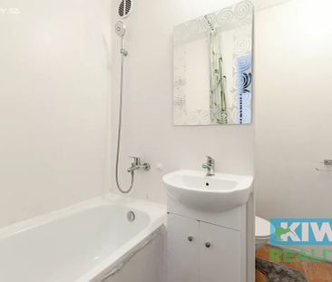 Pronájem bytu 2+1 40 m² - Photo 1