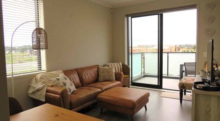 Hobsonville, 1 bedroom, $520 - Photo 3
