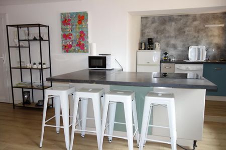Location - Appartement T2 bis meublé en duplex de 48 m² - proche centre ville - Photo 2