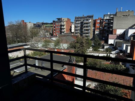 Top floor of old house in Borgerhout - Foto 2