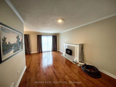 Detached Home For Lease | N8106910 - Photo 5